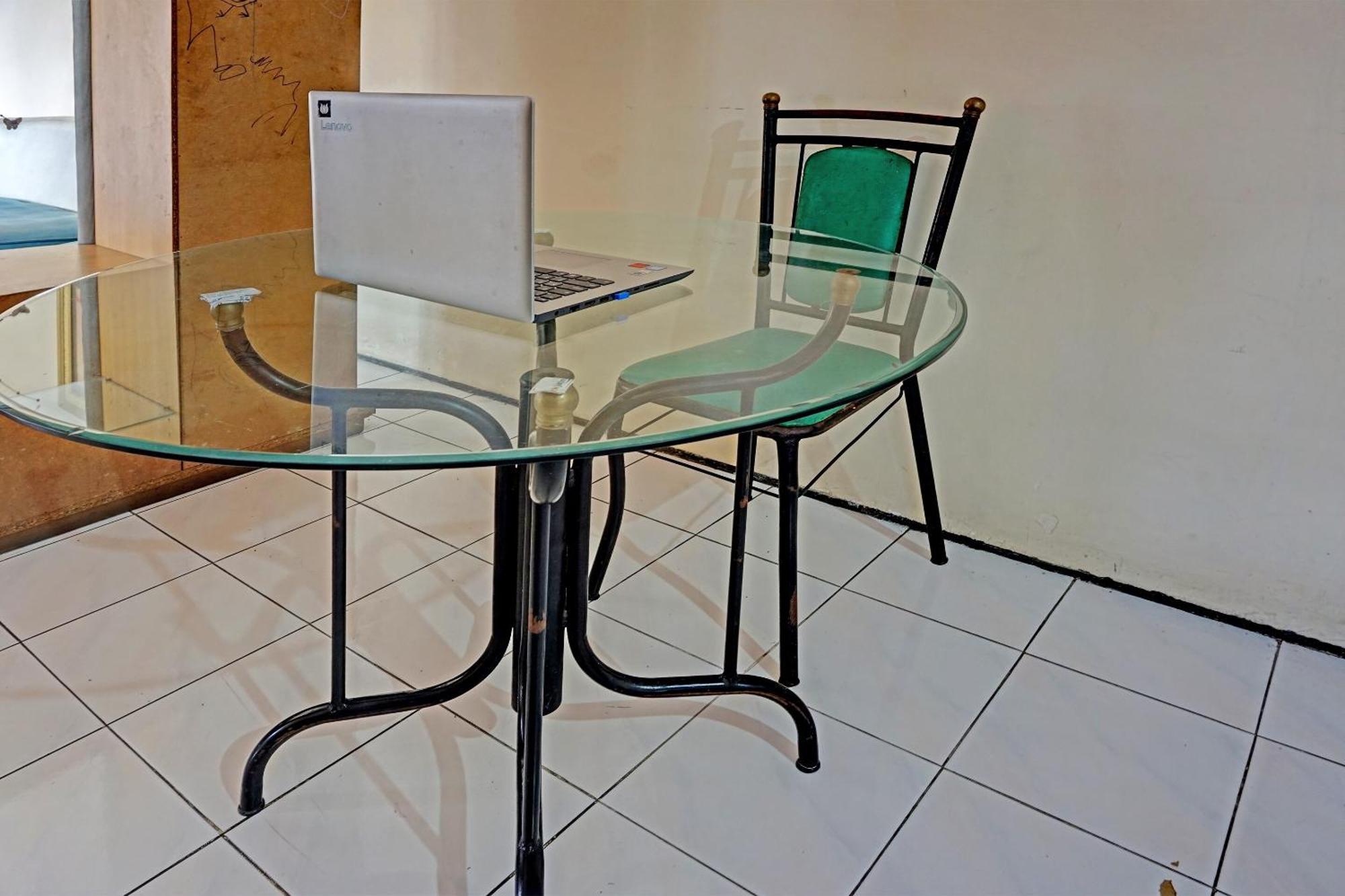 Spot On 91890 Kost Kalasan Syariah Hotel Malang