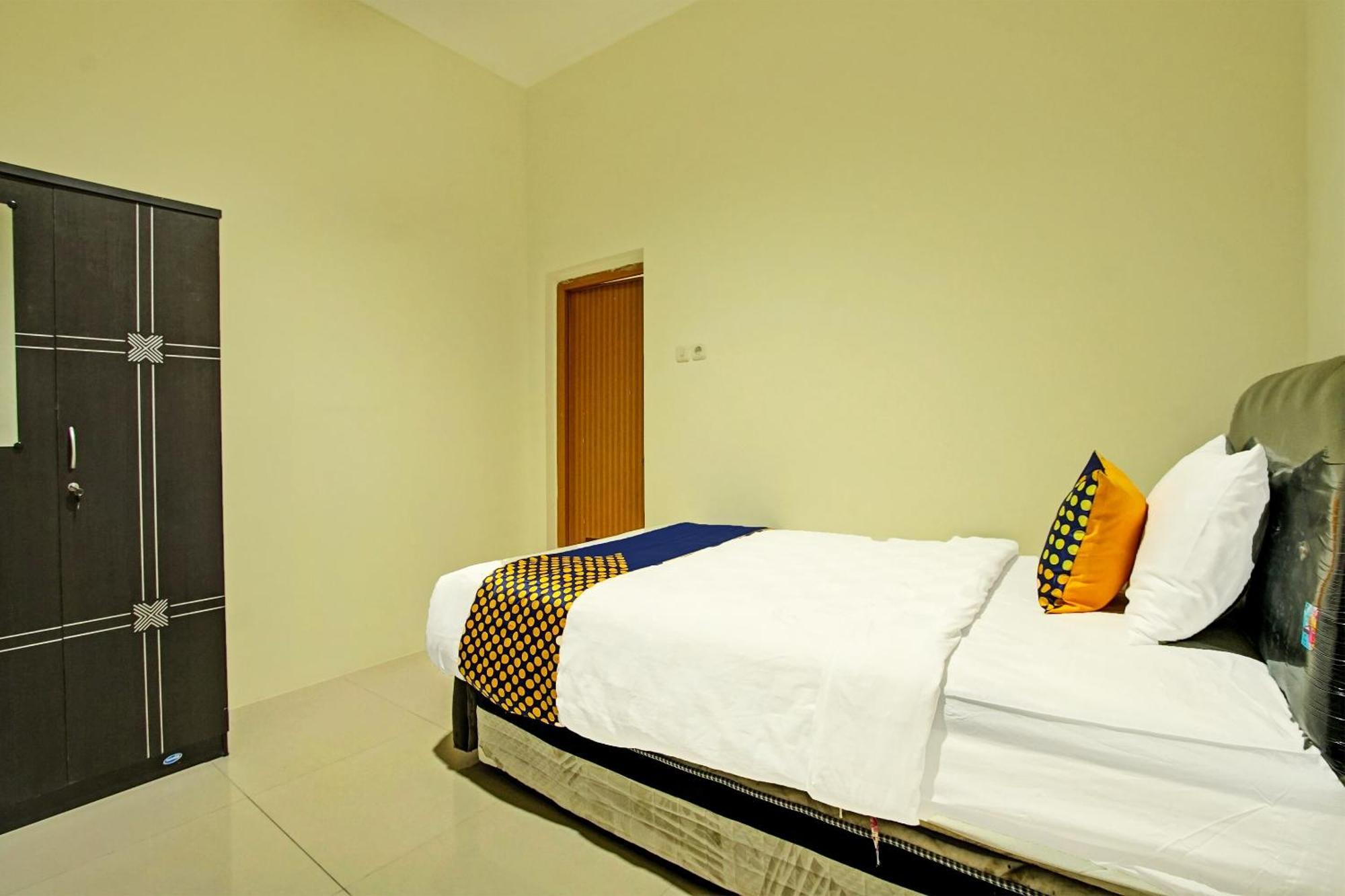 Spot On 91890 Kost Kalasan Syariah 2*