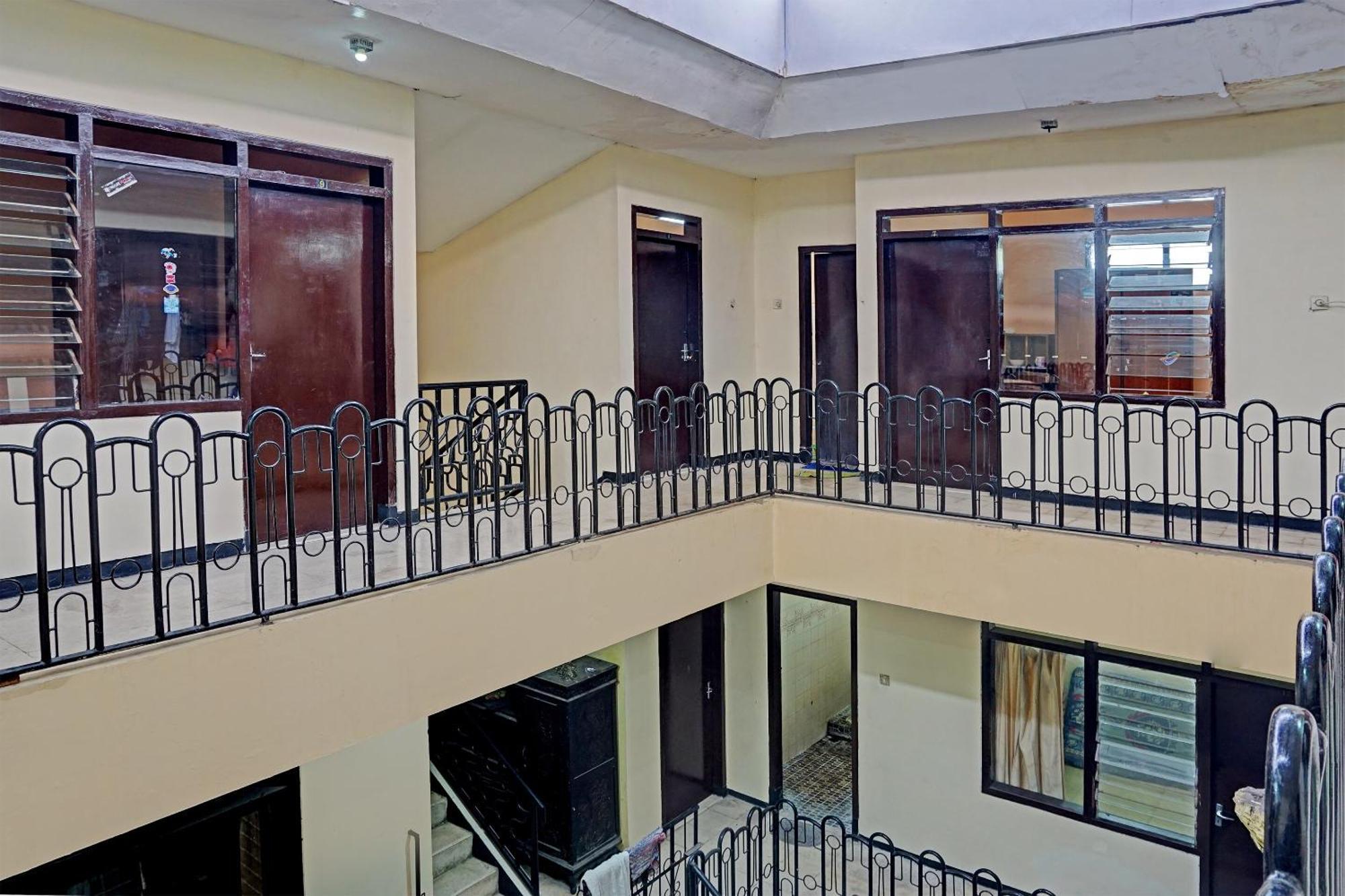Spot On 91890 Kost Kalasan Syariah Hotel 2*